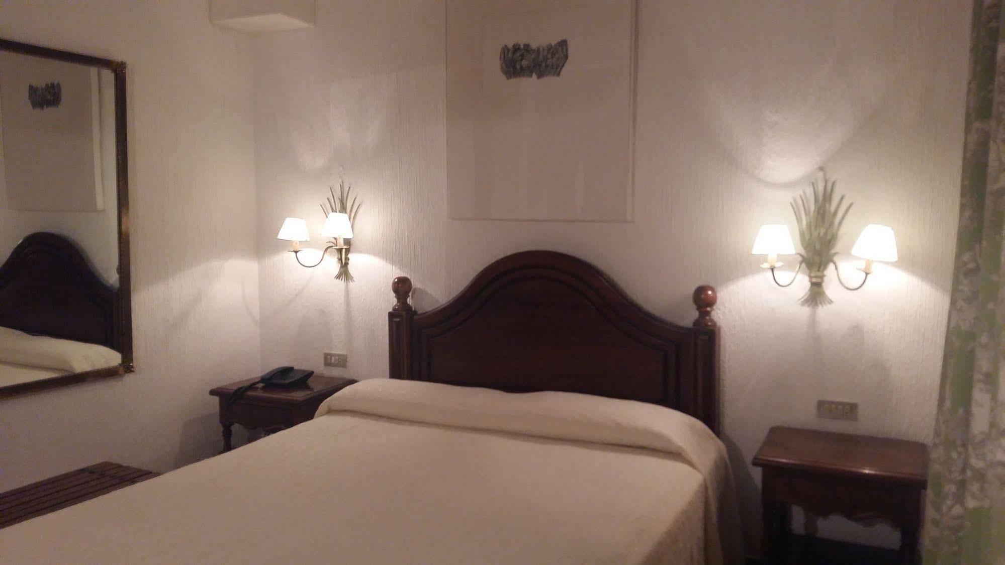 Hotel Tres Coronas De Silos Santo Domingo De Silos Εξωτερικό φωτογραφία